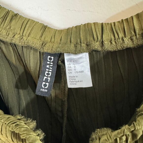 H&M Divided Dark Khaki Crinkled Wide-Leg Pants | Large - Picture 8 of 11